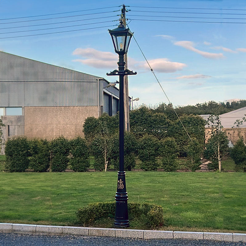 Victorian cast iron lamp post 3.31m (H003)