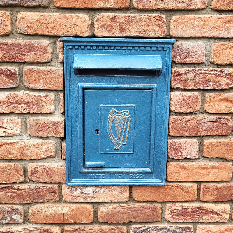 Traditional Irish Post in pearl blue for A4 sized letters (H114)