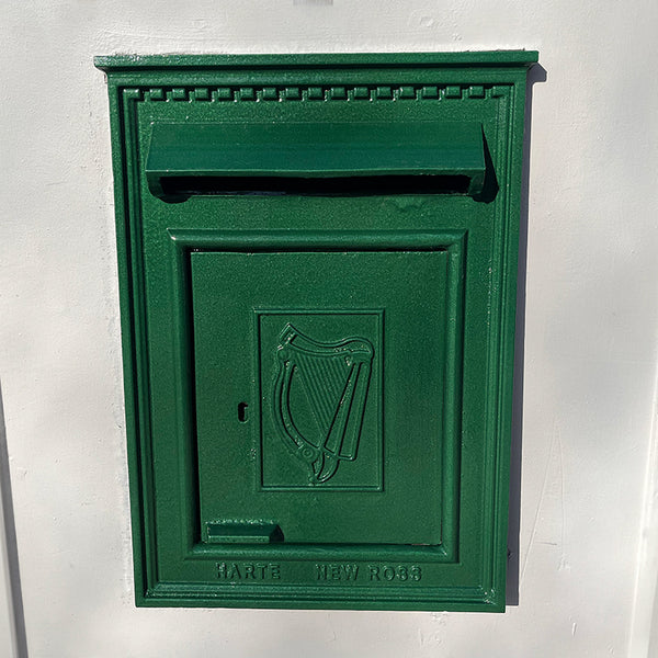 Traditional Irish Post in pearl green for A4 sized letters (H114)