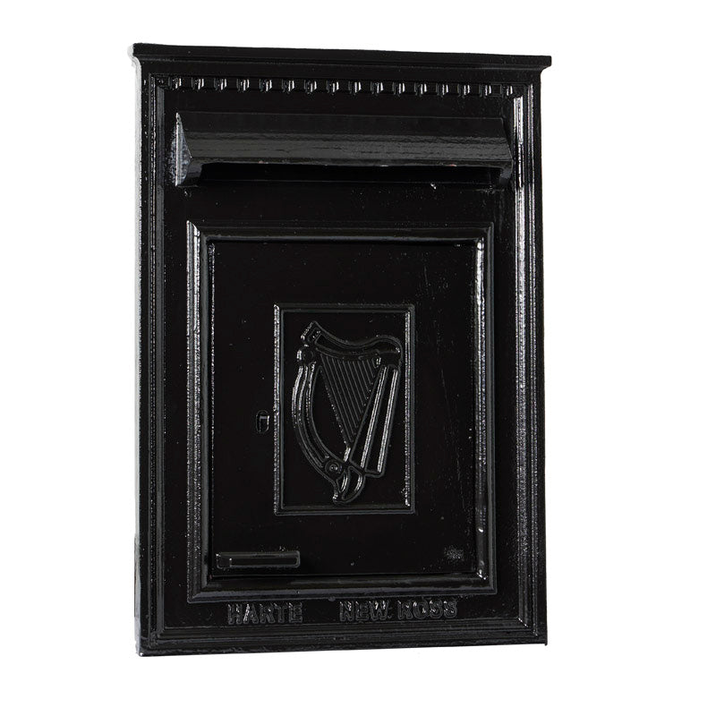 Traditional Irish Post in black for A4 sized letters (H114)