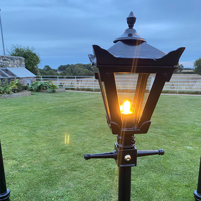 Victorian traditional cast iron lamp post 1.4m in height