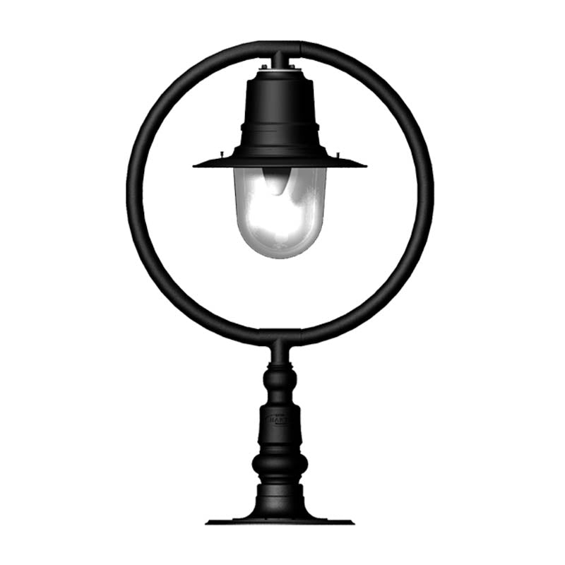 Classic railway style pier light in cast iron and steel 0.89m in height for flat piers.